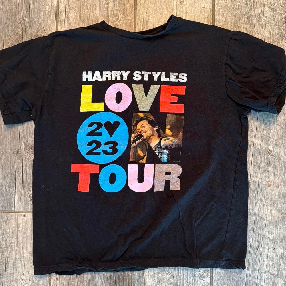 Harry Styles Love On Tour 2023 black t-shirt